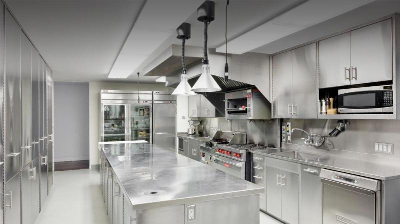 Top 10 địa chỉ cung cấp thiết bị bếp công nghiệp chất lượng, giá rẻ và uy tín tại Hà Nội