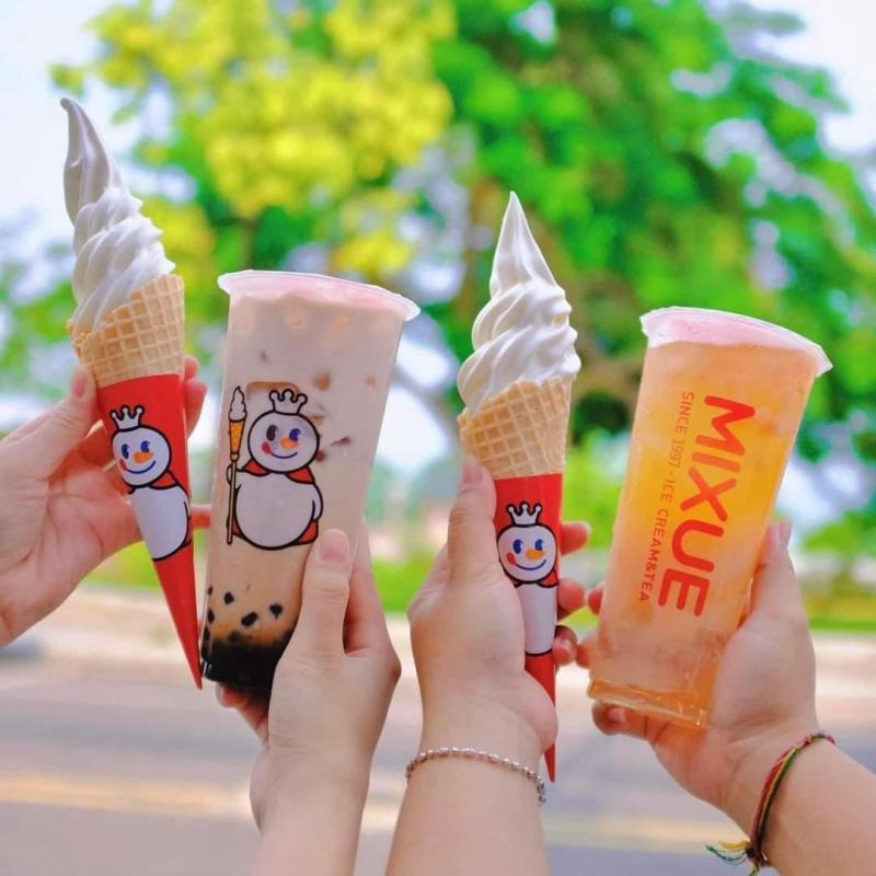 Top 9 Địa chỉ món ăn vặt vỉa hè ngon tuyệt ở Ngã Tư Sở, Hà Nội