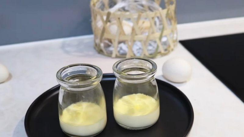 Hướng dẫn làm bánh flan từ sữa mẹ cho bé yêu tập ăn dặm