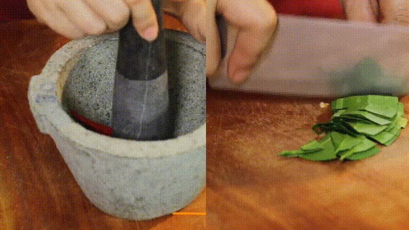Dù không cần đến lò nướng, bạn vẫn có thể tự tay chế biến món khô gà cay hấp dẫn, ngon tuyệt vời.