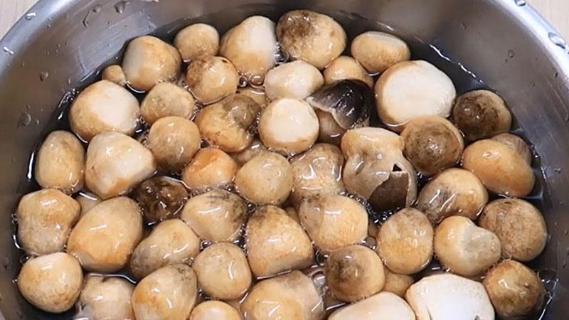 6 lỗi phổ biến khi sơ chế nấm rơm làm giảm hương vị và giá trị dinh dưỡng