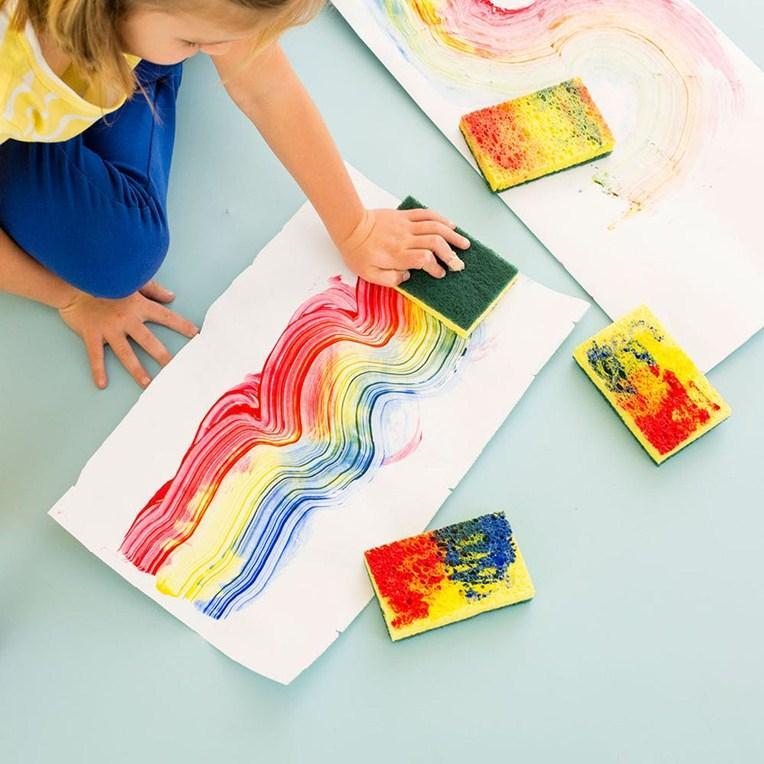 Top 5 hoạt động Montessori giúp trẻ từ 0 đến 3 tuổi khám phá thế giới qua đôi bàn tay