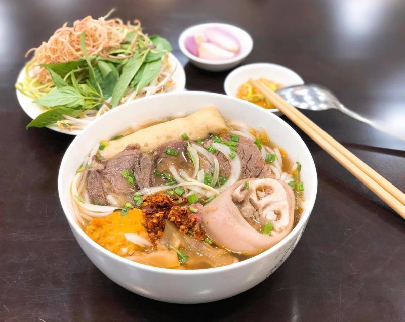 Top 14 Quán Bún Bò Huế Ngon Nhất Tại TP. HCM