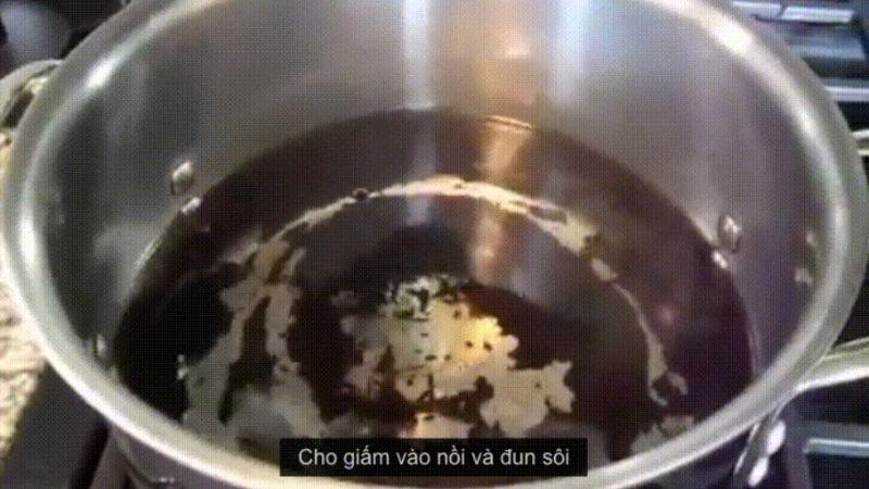 Mẹo thần tốc đánh bay vết cháy trên nồi - Nhanh gọn lẹ chỉ trong nháy mắt