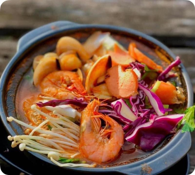 12 Quán Ăn Vặt Đáng Thử Nhất Khi Đến Huế