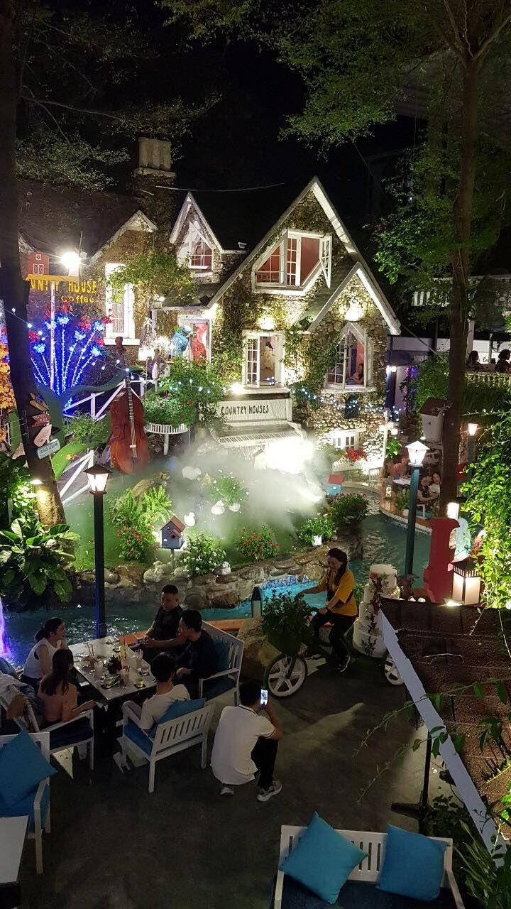 Top 15 quán cà phê hoa phong cách châu Âu đẹp mê hồn tại Sài Gòn
