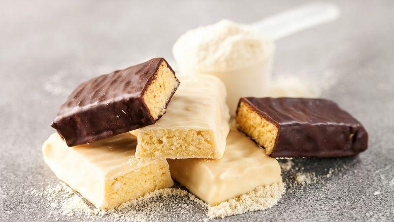 Bánh protein bar chứa bao nhiêu calo? Gợi ý 5 thanh dinh dưỡng hàng đầu cho gymer