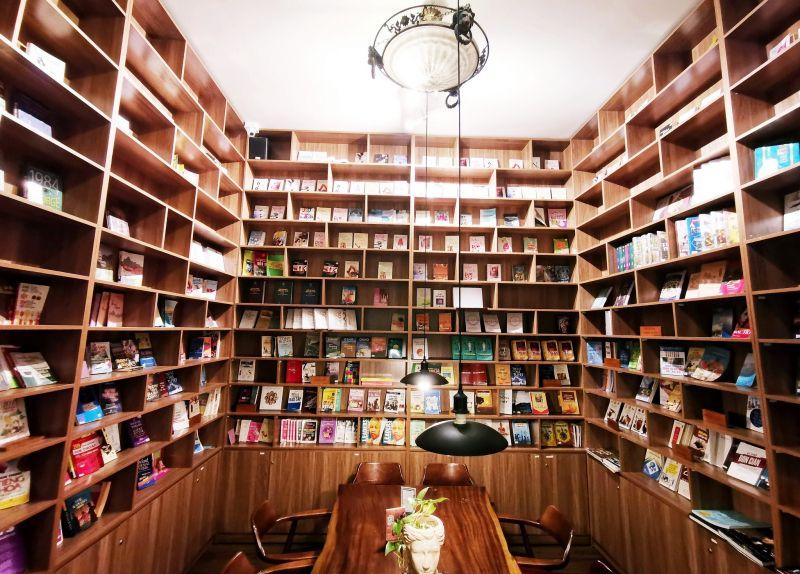 7 Quán Cafe Sách Yên Tĩnh Nhất Sài Gòn Không Thể Bỏ Lỡ