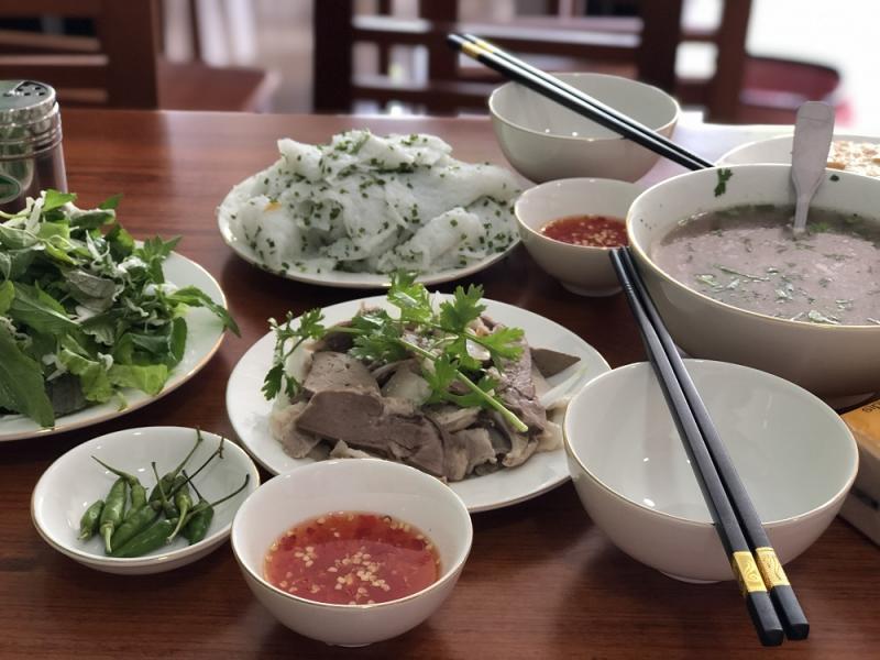 Top 11 địa chỉ bánh hỏi cháo lòng thơm ngon trứ danh tại Quy Nhơn, Bình Định