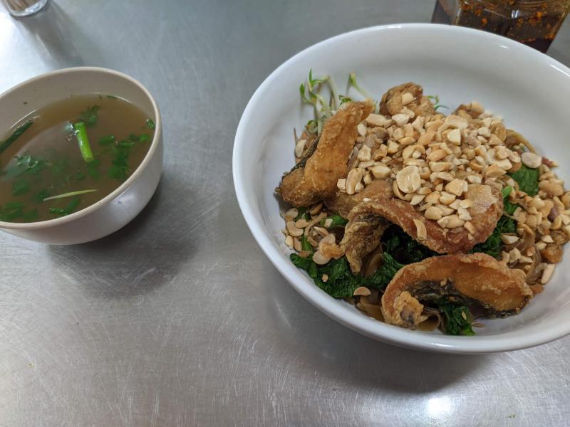 Top 9 địa điểm ẩm thực ngon nổi bật tại phố Tuệ Tĩnh, Hà Nội