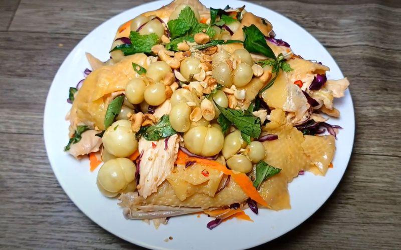 Bật mí công thức gỏi gà dâu da chua ngọt - hot trend ẩm thực đang làm mưa làm gió trên Tiktok