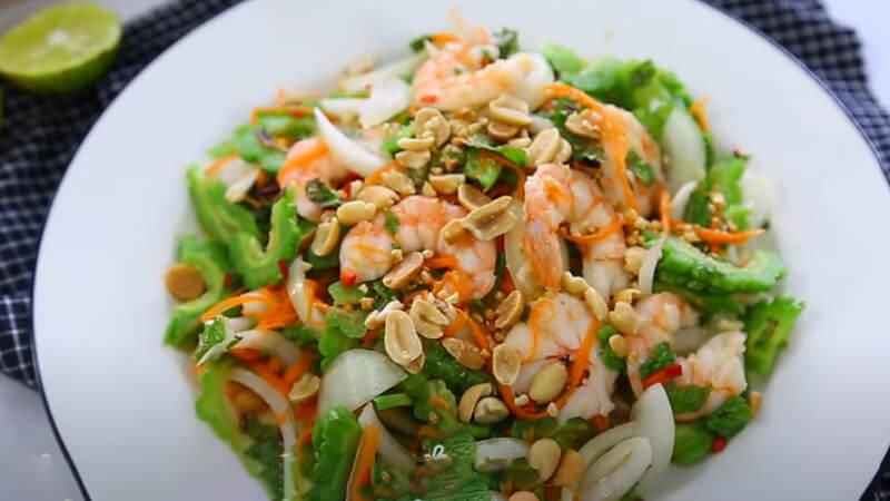 Bật mí công thức nộm mướp đắng giòn tan, thanh mát dễ làm tại nhà