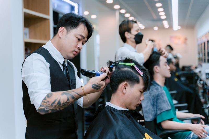 Top 9 tiệm cắt tóc nam đỉnh cao, được yêu thích nhất tại Quận 12, TP.HCM