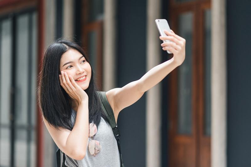 10 Bí Kíp 'Tự Sướng' Cực Chất: Nâng Tầm Ảnh Tự Chụp