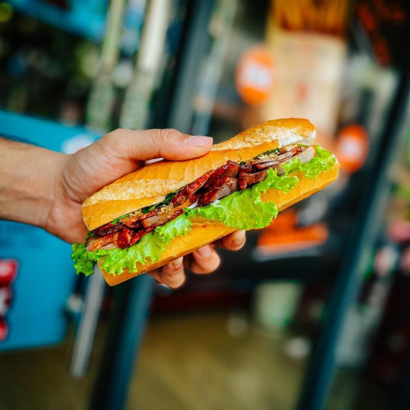 12 tiệm bánh mì đáng thử nhất Sài Gòn - Hương vị đậm chất Việt