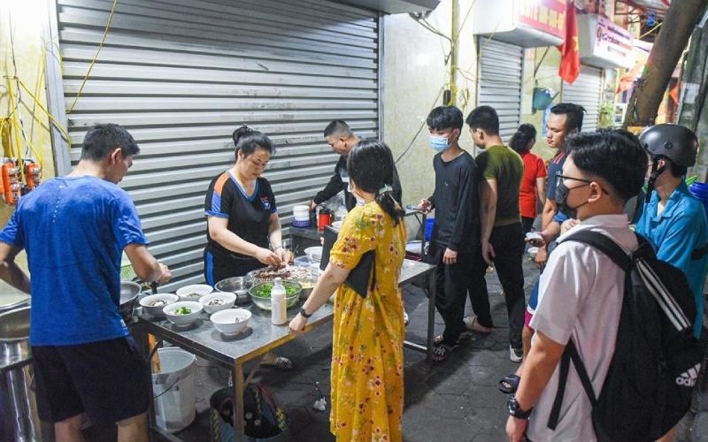 'Mì chờ' Hải Phòng - Đặc sản khiến thực khách kiên nhẫn chờ đợi dù quán lúc nào cũng đông nghịt