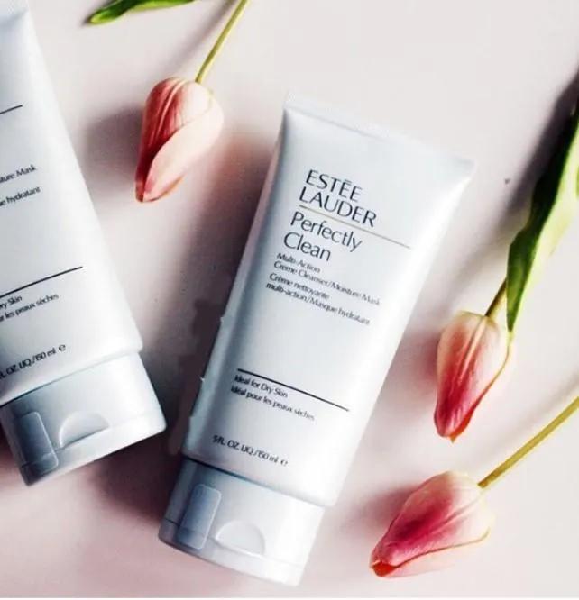 Top 7 dòng sữa rửa mặt thải độc đang được săn đón nhất hiện nay