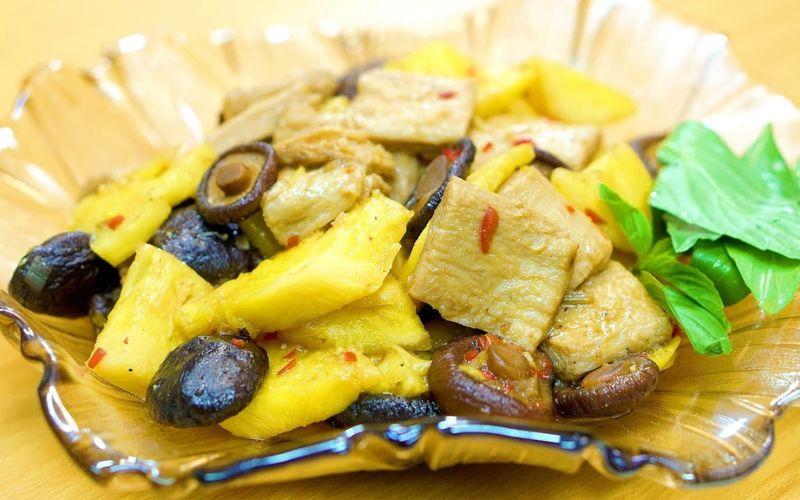 Bí quyết chế biến nấm đông cô xào dứa thơm ngon, đậm đà cho bữa cơm gia đình