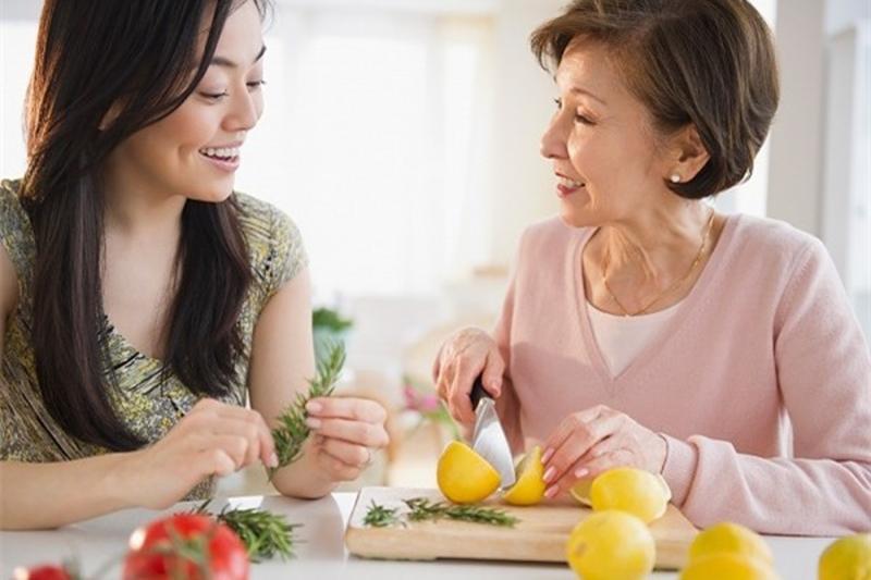 11 Bí quyết giúp bạn gái ghi điểm khi lần đầu ra mắt gia đình người yêu