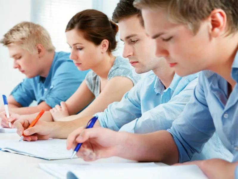 10 Thói quen hàng đầu giúp sinh viên tiết kiệm tiền hiệu quả