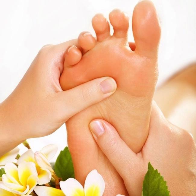 12 Cách trị lạnh chân hiệu nghiệm nhất trong mùa đông giá rét