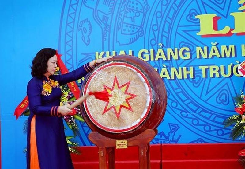 6 Dàn ý ấn tượng nhất cho bài văn tả thầy cô hiệu trưởng lớp 5