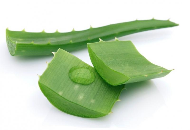 12 Bí quyết vàng giúp bạn trị khô môi mùa đông hiệu quả