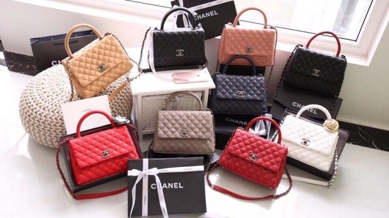Top 10 Vật Tuyệt Đối Không Nên Đặt Trên Giường Ngủ