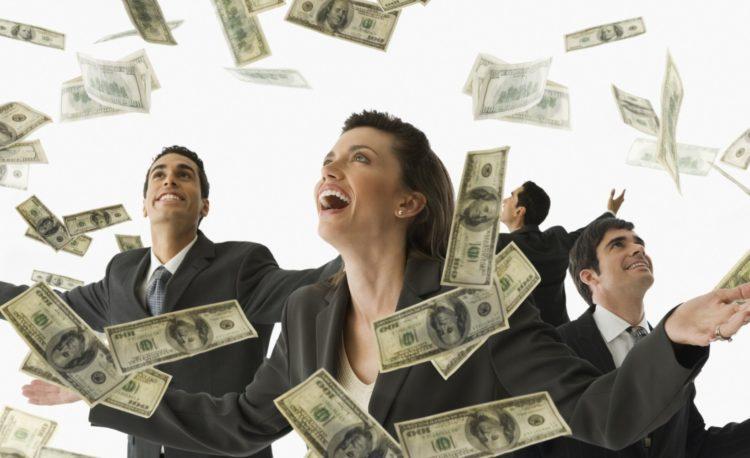 Top 7 bài luận thuyết phục nhất giúp thay đổi quan niệm 'có tiền là có tất cả' (Ngữ văn 10)