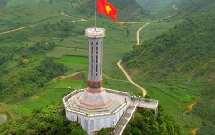 10 Bài phân tích ấn tượng nhất về 9 câu đầu tác phẩm "Đất Nước" - Nguyễn Khoa Điềm (Ngữ văn lớp 12)