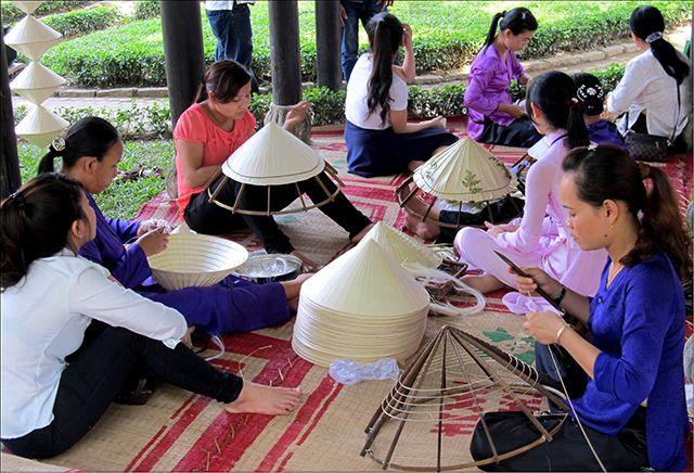 Tuyển tập 15 bài văn thuyết minh đặc sắc nhất về nón lá Việt Nam