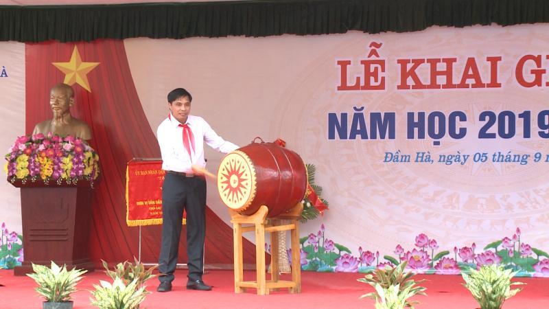 Top 10 bài văn kể lại kỷ niệm sâu sắc trong ngày khai trường đáng nhớ nhất