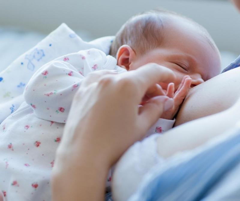 7 Cách đơn giản giúp bé hết nấc cụt nhanh chóng