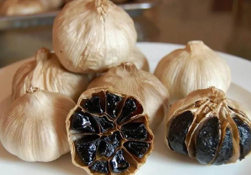 10 công dụng đặc biệt của tỏi đen - Bí mật sức khỏe ít ai ngờ tới
