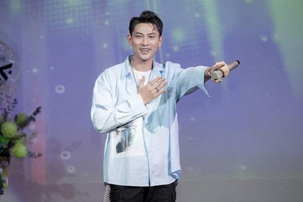 7 Dàn ý ấn tượng nhất cho bài văn tả ca sĩ biểu diễn dành cho học sinh lớp 5