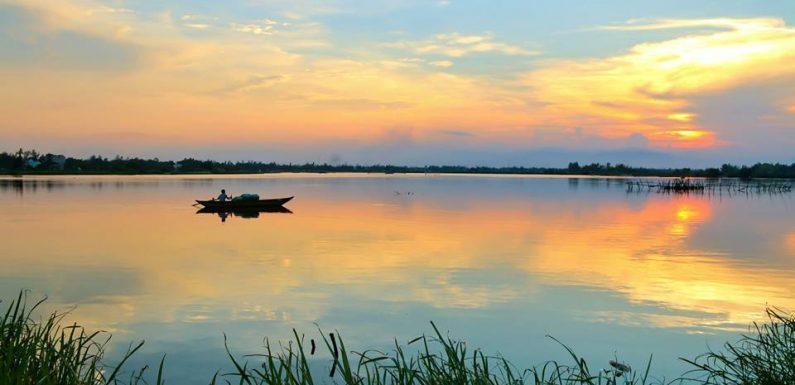 Top 9 bài phân tích sâu sắc nhất về thi phẩm 'Quê hương' của nhà thơ Giang Nam
