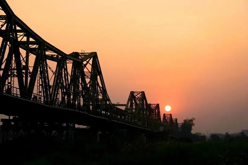 Top 5 bài văn cảm nghĩ hay nhất về tác phẩm "Cầu Long Biên - chứng nhân lịch sử" của Thúy Lan