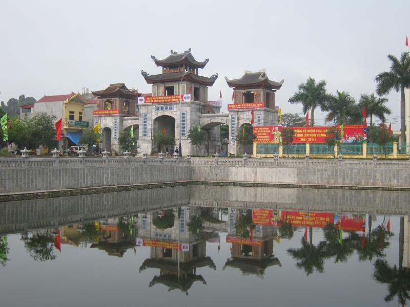 Tuyển chọn 12 bài thơ đặc sắc viết về lễ hội mùa xuân – Vẻ đẹp truyền thống trong thi ca Việt