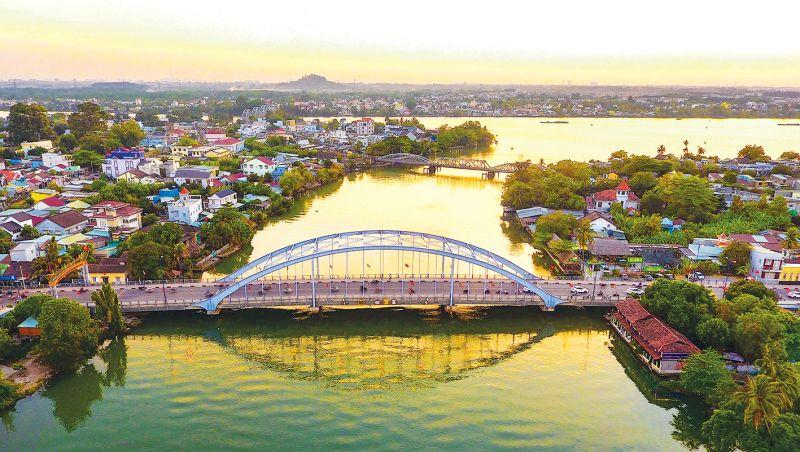 Top 5 bài văn hay nhất cảm nhận về bài thơ "Chiều sông Thương" trong sách Ngữ văn 7 - SGK Kết nối tri thức