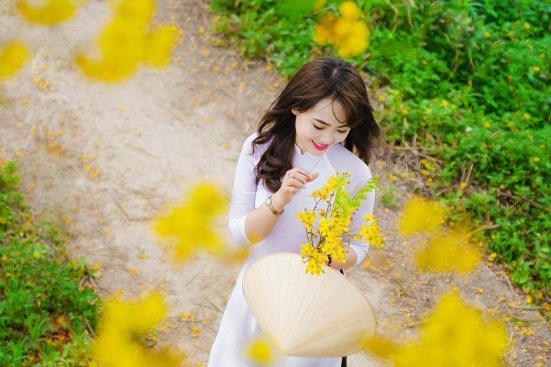 10 áng tản văn xuất sắc nhất khắc họa vẻ đẹp tháng Tư