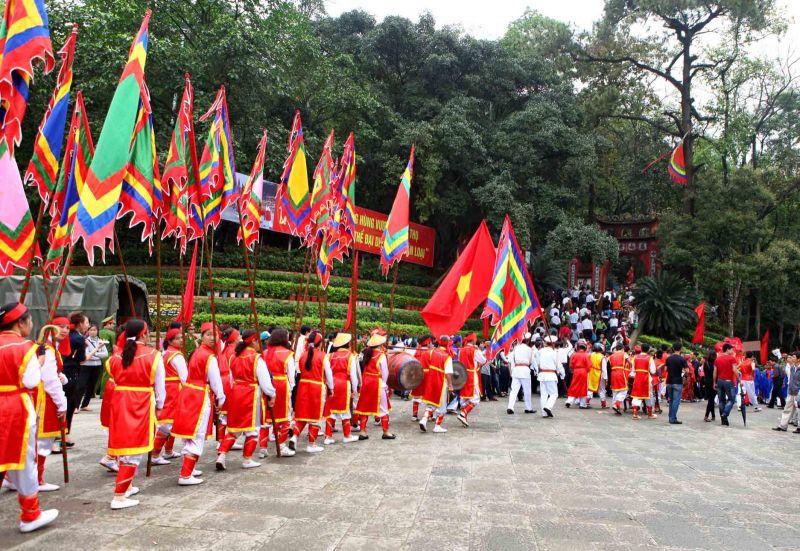 18 Áng thơ tuyệt tác của thi sĩ Phan Hoàng