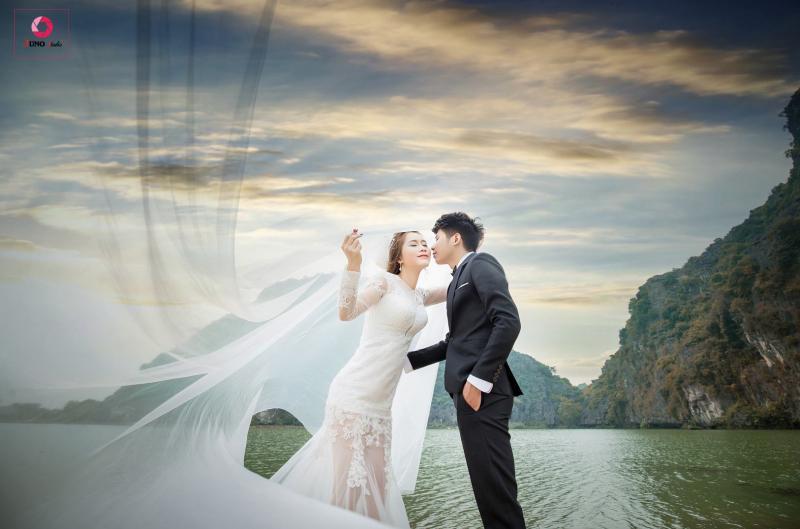 18 Áng thơ khoán thủ tinh tế - Tuyển tập đặc sắc của thi sĩ Hoàng Minh Tuấn