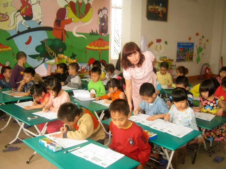 10 Áng thơ xúc động nhất về người cô mầm non - Gửi gắm yêu thương qua từng vần điệu