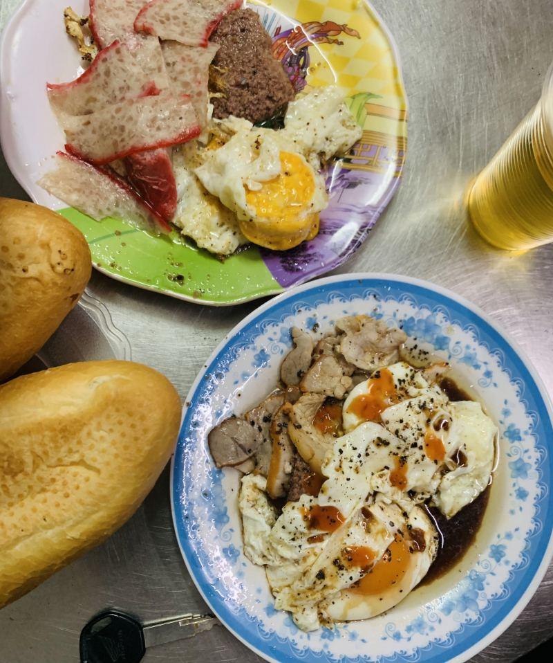 Top 3 điểm đến ẩm thực không thể bỏ qua khi ghé 'phố Tây' Tạ Hiện