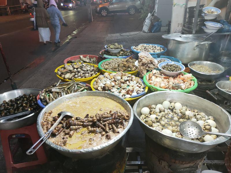 8 Gánh ốc đường phốỉ Đà Lạt - Hương vị đậm đà giữa lòng phố núi