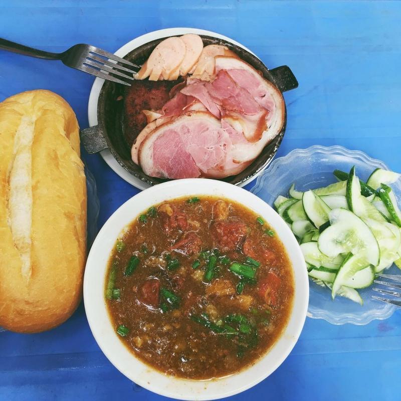 10 địa chỉ bánh mì sốt vang Hà Nội khiến thực khách say đắm