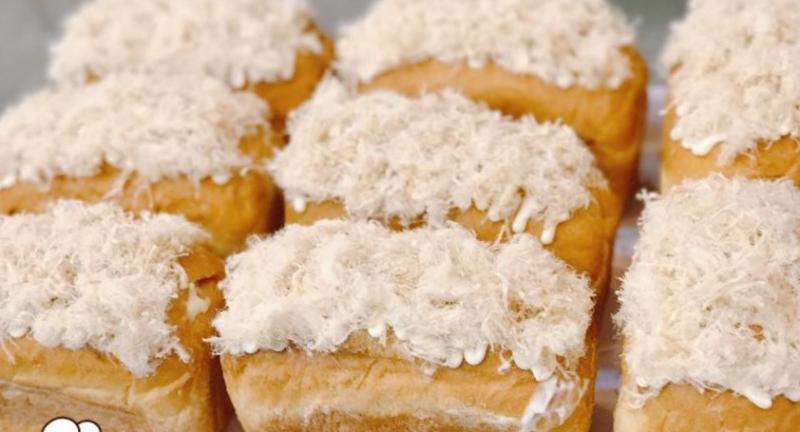 Top 13 địa điểm thưởng thức bánh mì phô mai tan chảy hấp dẫn nhất Hà Nội