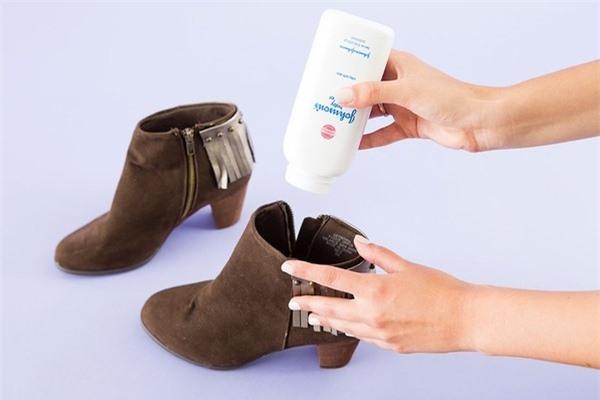 11 Công dụng bất ngờ của phấn rôm Johnson có thể bạn chưa khám phá