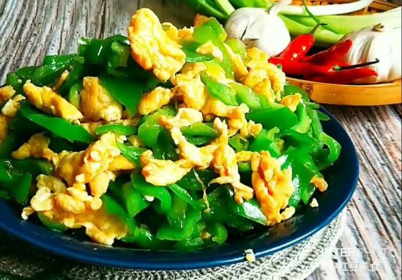 10 Món ngon đặc sắc từ ớt chuông - Gợi ý hấp dẫn cho bữa cơm gia đình