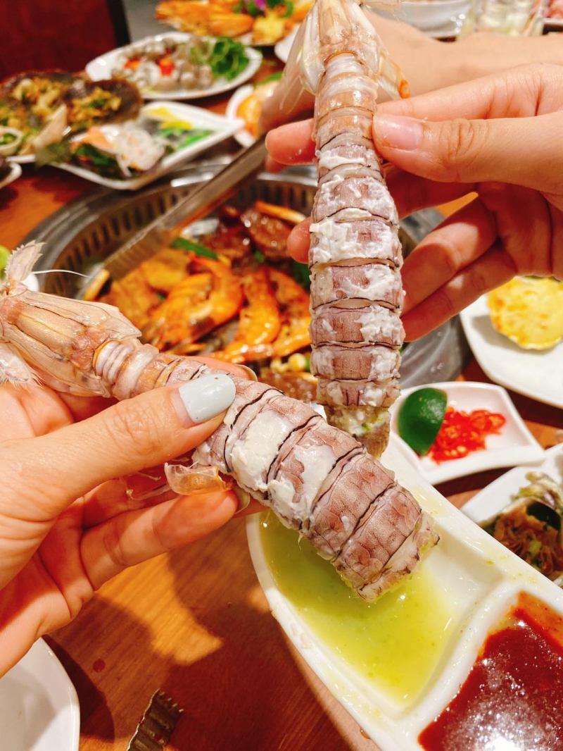 7 thiên đường ẩm thực tôm hùm đáng trải nghiệm nhất Hà Nội